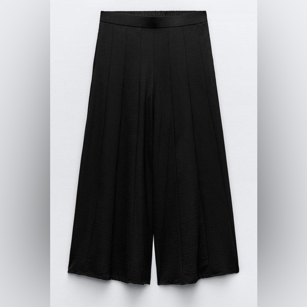 Wide leg, palazzo black culotte pant label size 10, fits like 6/8 OUTBACK RED